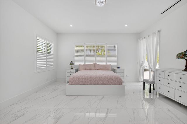 711 NE 6th Street, Boca Raton, FL 33432