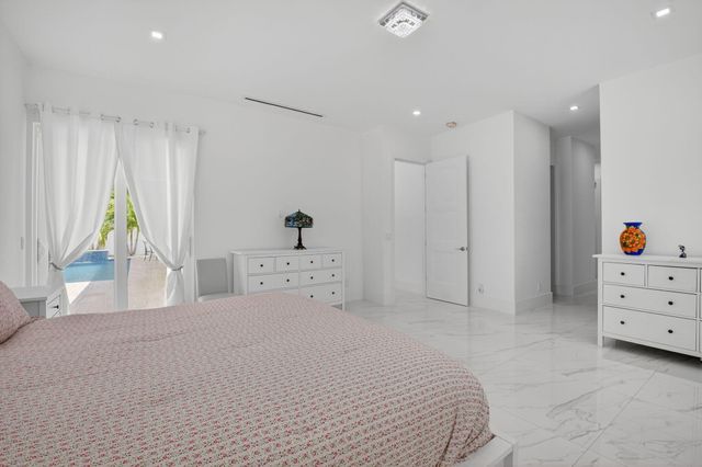711 NE 6th Street, Boca Raton, FL 33432