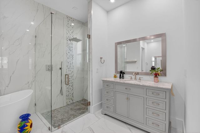 711 NE 6th Street, Boca Raton, FL 33432