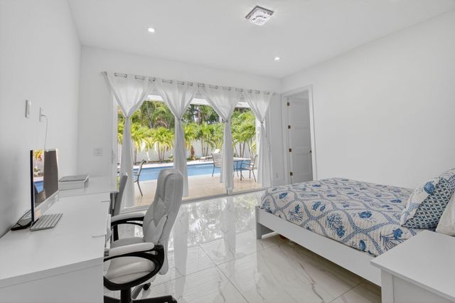 711 NE 6th Street, Boca Raton, FL 33432