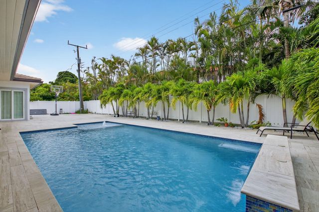 711 NE 6th Street, Boca Raton, FL 33432