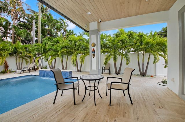 711 NE 6th Street, Boca Raton, FL 33432
