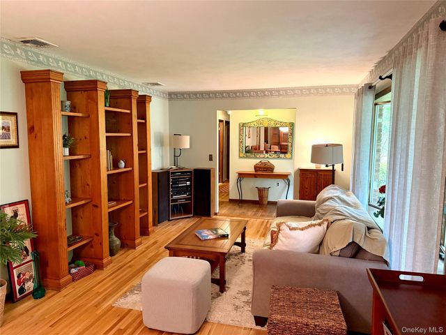 33A Hillside Avenue, Saint James, NY 11780