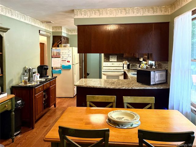 33A Hillside Avenue, Saint James, NY 11780