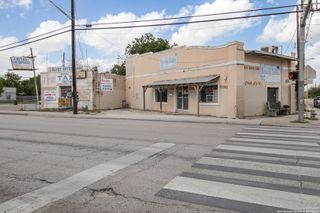 425 N Zarzamora, San Antonio, TX 78207