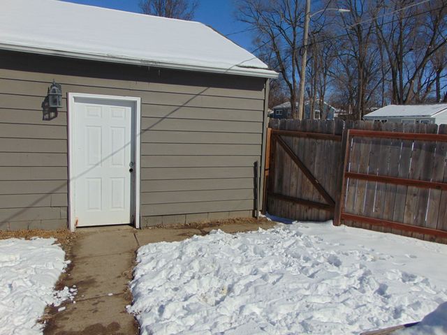 4144 Easton Boulevard, Des Moines, IA 50317