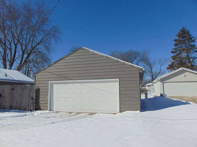 4144 Easton Boulevard, Des Moines, IA 50317