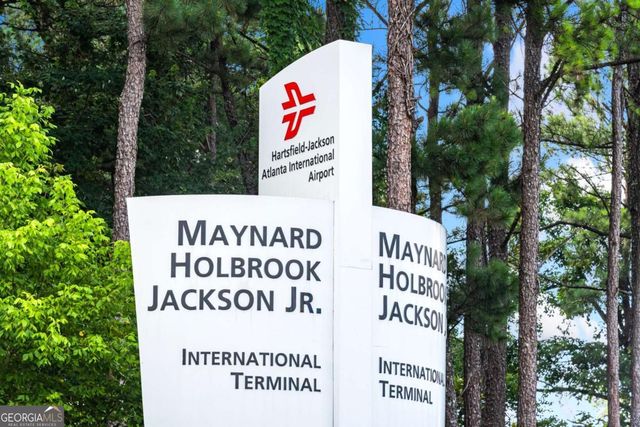 124 Camelot Drive, Atlanta, GA 30349