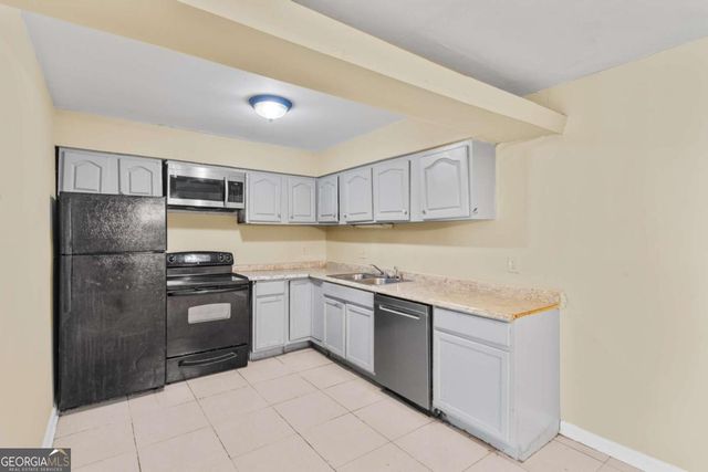 124 Camelot Drive, Atlanta, GA 30349