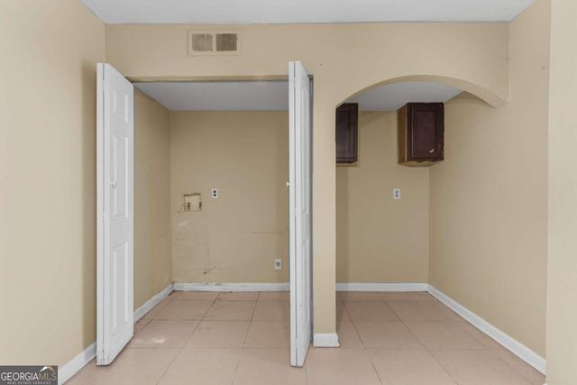 124 Camelot Drive, Atlanta, GA 30349