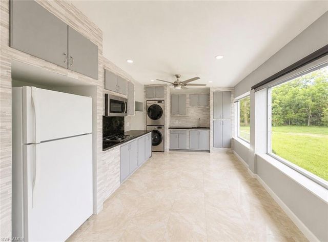 565 6th ST SE, Naples, FL 34117