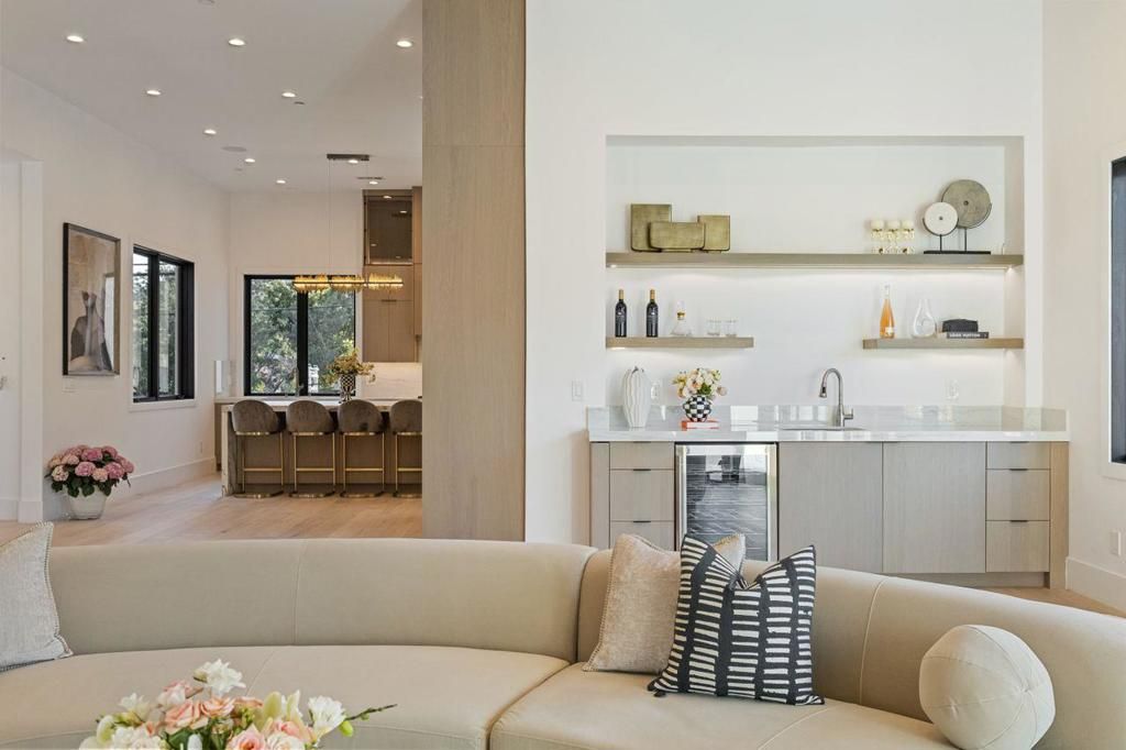 18071 Saratoga Los Gatos Road, Monte Sereno, CA 95030