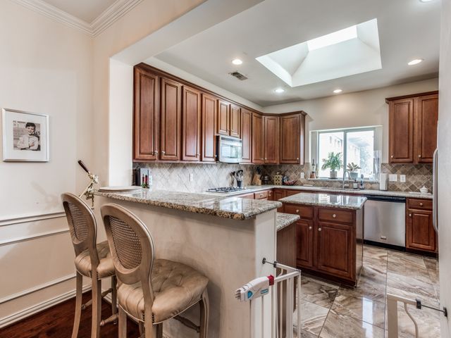 5735 Richmond Avenue J, Dallas, TX 75206