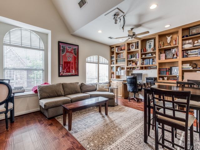 5735 Richmond Avenue J, Dallas, TX 75206