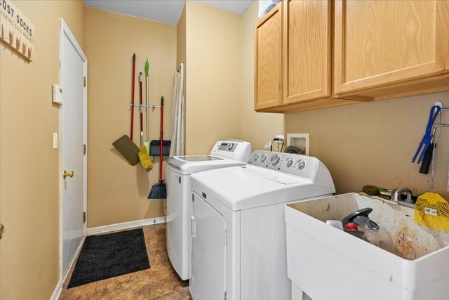 33 Sarah Drive, Crystal Lake, IL 60014