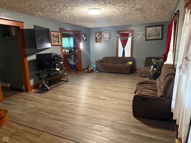 617 S Poplar Street, Seymour, IN 47274