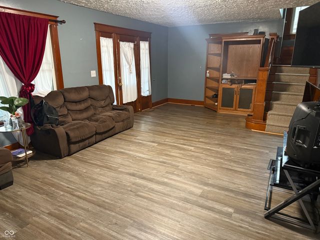 617 S Poplar Street, Seymour, IN 47274