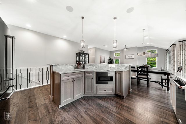 11174 Tuscany Lane, Lemont, IL 60439
