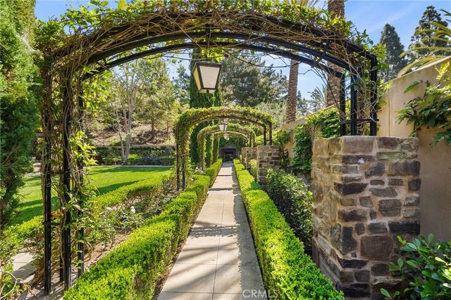 82 Bower Tree, Irvine, CA 92603