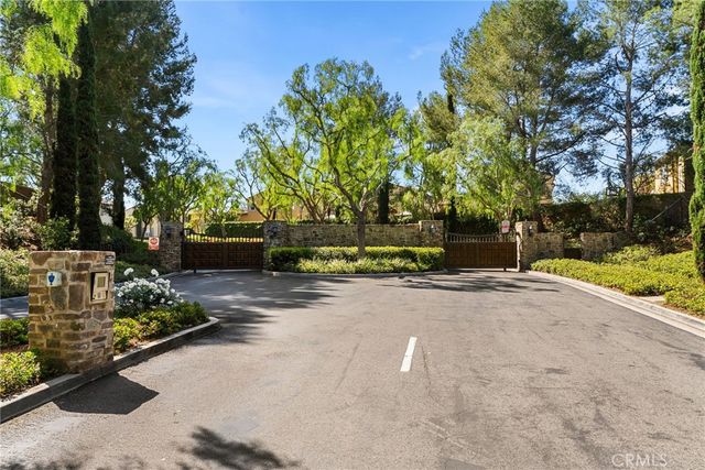 82 Bower Tree, Irvine, CA 92603