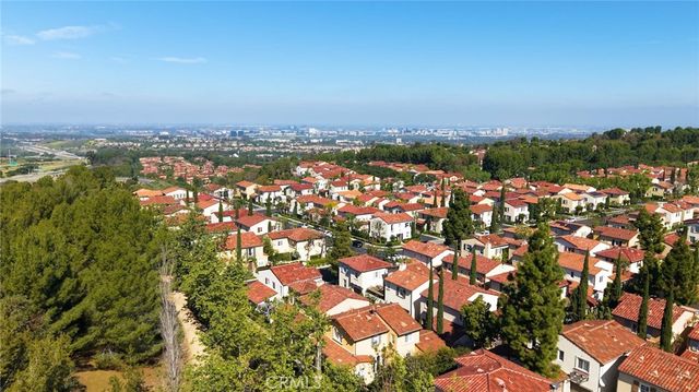 82 Bower Tree, Irvine, CA 92603