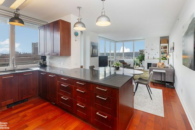 640 W 237TH Street # 12B, New York City, NY 10463