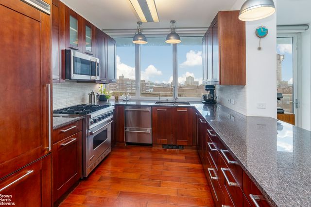 640 W 237TH Street # 12B, New York City, NY 10463