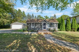1605 S Hughes Road, Brighton, MI 48114