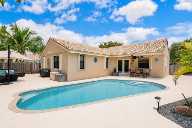 15681 Dover Court, Davie, FL 33331