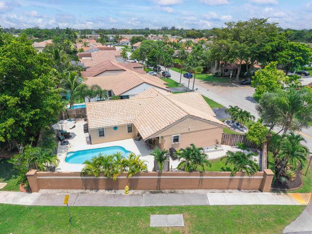 15681 Dover Court, Davie, FL 33331