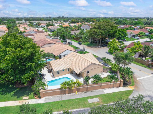 15681 Dover Court, Davie, FL 33331