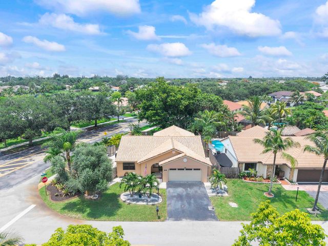 15681 Dover Court, Davie, FL 33331