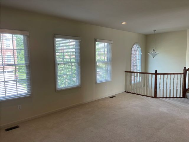 334 Marshall Heights Dr, Marshall, PA 15090
