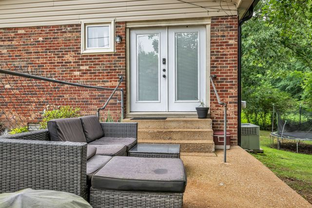 918 Cherokee Dr, New Johnsonville, TN 37134