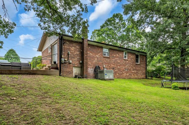 918 Cherokee Dr, New Johnsonville, TN 37134
