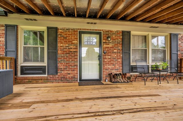 918 Cherokee Dr, New Johnsonville, TN 37134