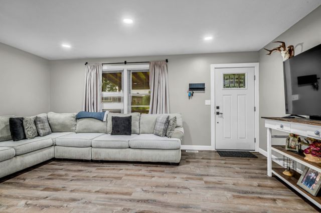 918 Cherokee Dr, New Johnsonville, TN 37134