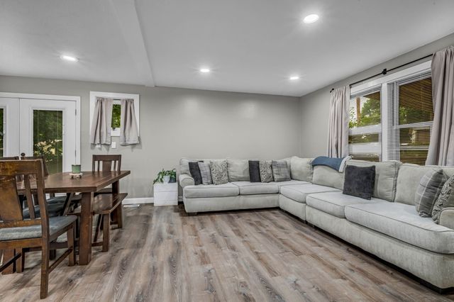 918 Cherokee Dr, New Johnsonville, TN 37134