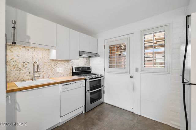 328 S Paseo Pena Apt D, Green Valley, AZ 85614