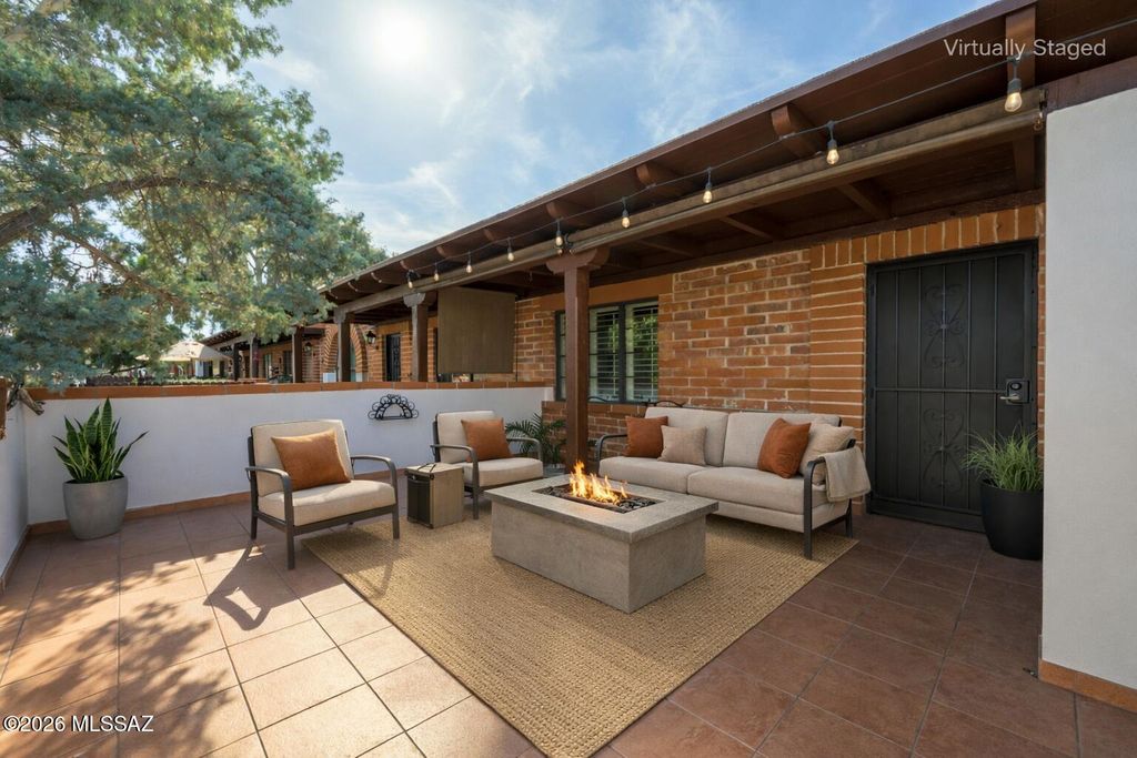 328 S Paseo Pena Apt D, Green Valley, AZ 85614