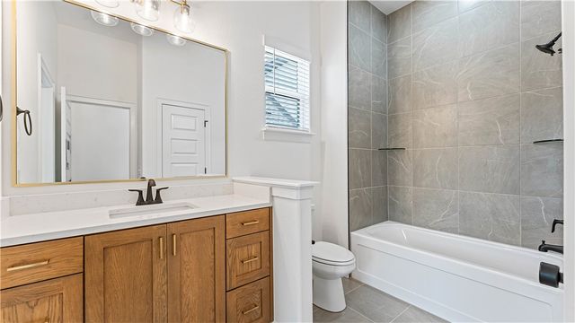2512 N Crossover Road, Fayetteville, AR 72703