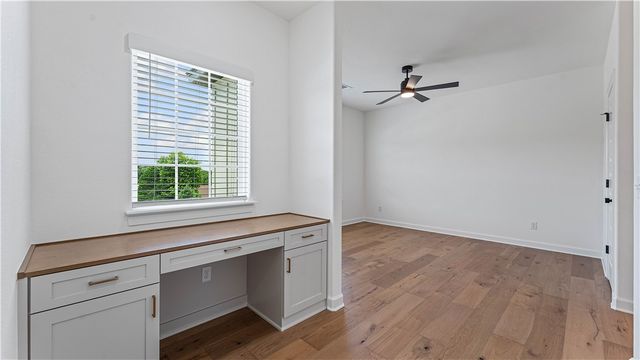 2512 N Crossover Road, Fayetteville, AR 72703