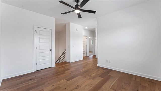 2512 N Crossover Road, Fayetteville, AR 72703