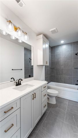 2512 N Crossover Road, Fayetteville, AR 72703