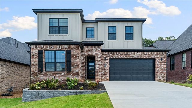 2512 N Crossover Road, Fayetteville, AR 72703