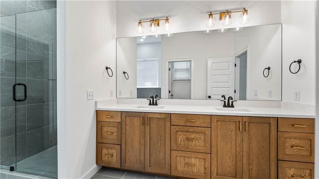 2512 N Crossover Road, Fayetteville, AR 72703