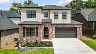2512 N Crossover Road, Fayetteville, AR 72703