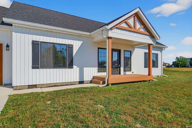 203 EAGLE Drive, Sweetser, IN 46987