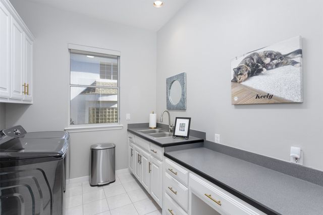 824 Hills Creek Drive, Mckinney, TX 75072