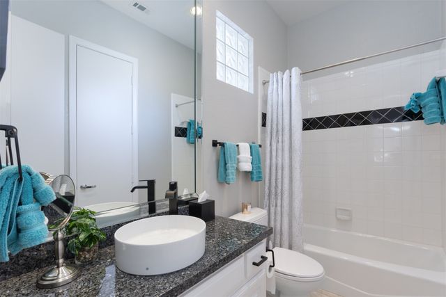 824 Hills Creek Drive, Mckinney, TX 75072